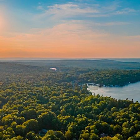 Poconos Ski Retreat With Sauna, Hot Tub, And Game Room Lake Harmony Exteriér fotografie