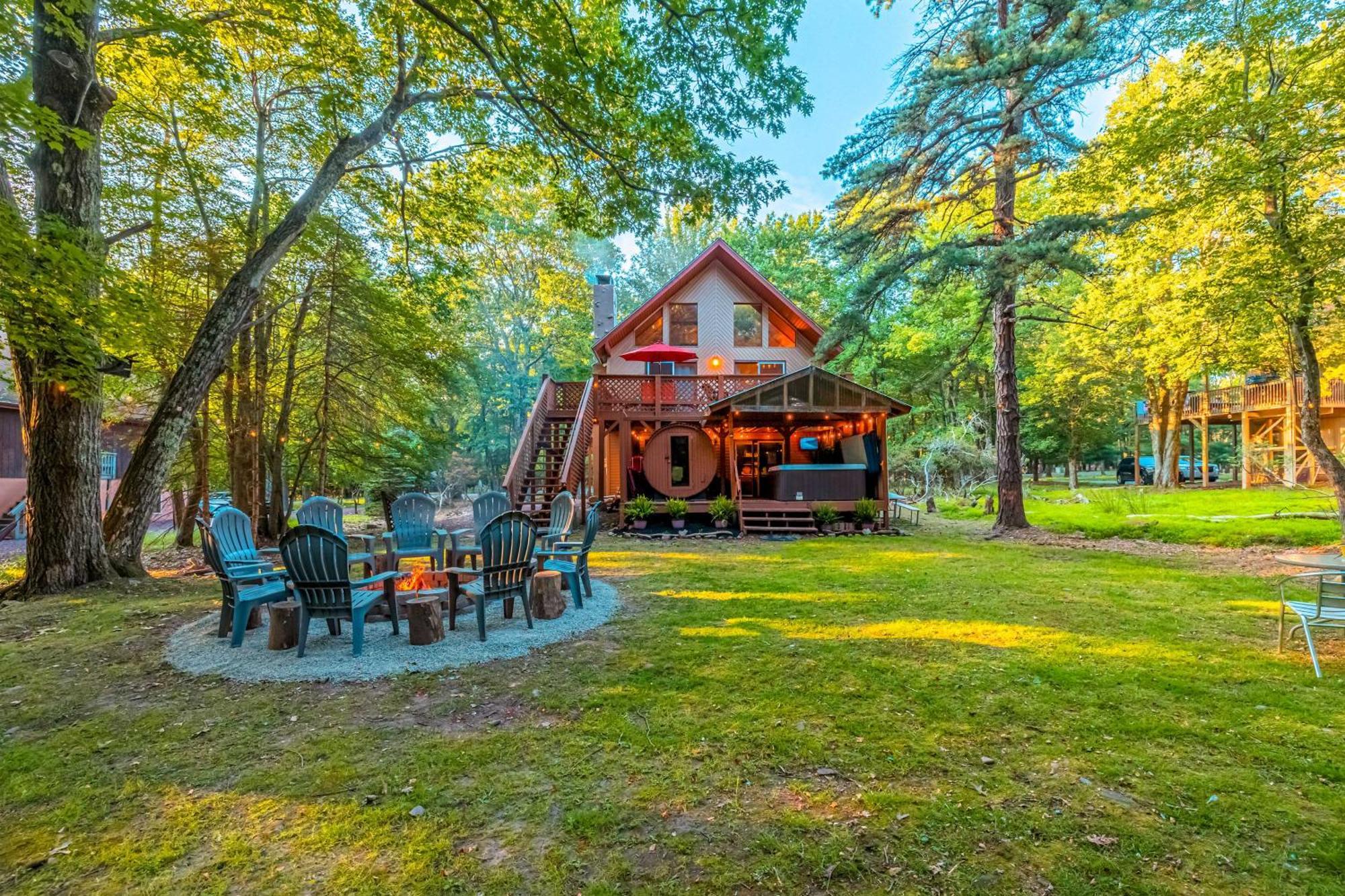 Poconos Ski Retreat With Sauna, Hot Tub, And Game Room Lake Harmony Exteriér fotografie