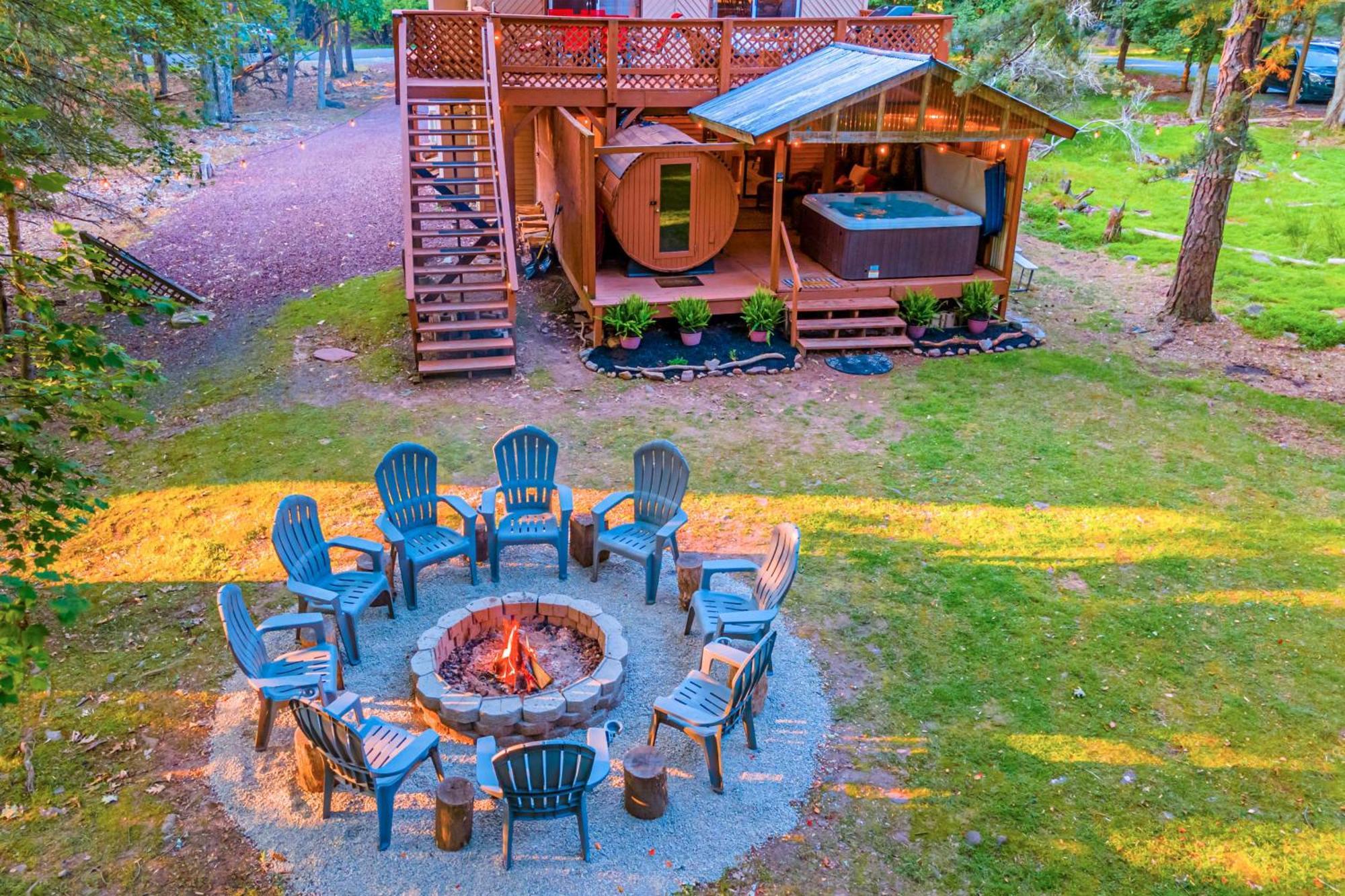 Poconos Ski Retreat With Sauna, Hot Tub, And Game Room Lake Harmony Exteriér fotografie