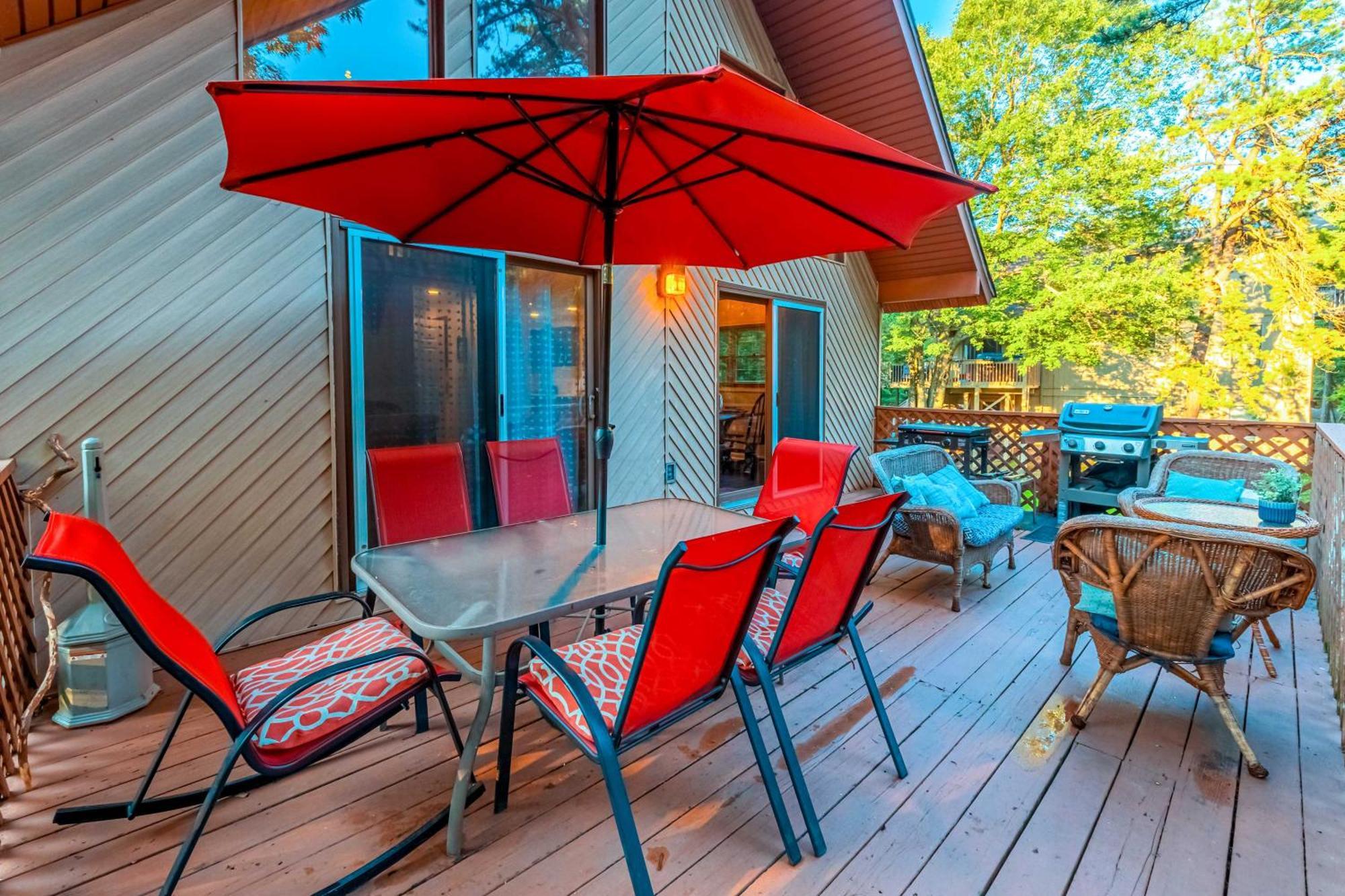Poconos Ski Retreat With Sauna, Hot Tub, And Game Room Lake Harmony Exteriér fotografie