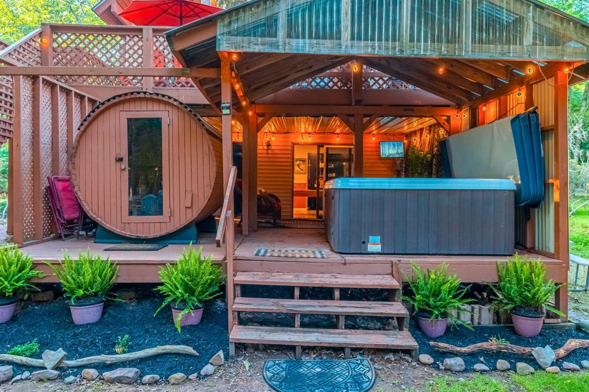 Poconos Ski Retreat With Sauna, Hot Tub, And Game Room Lake Harmony Exteriér fotografie