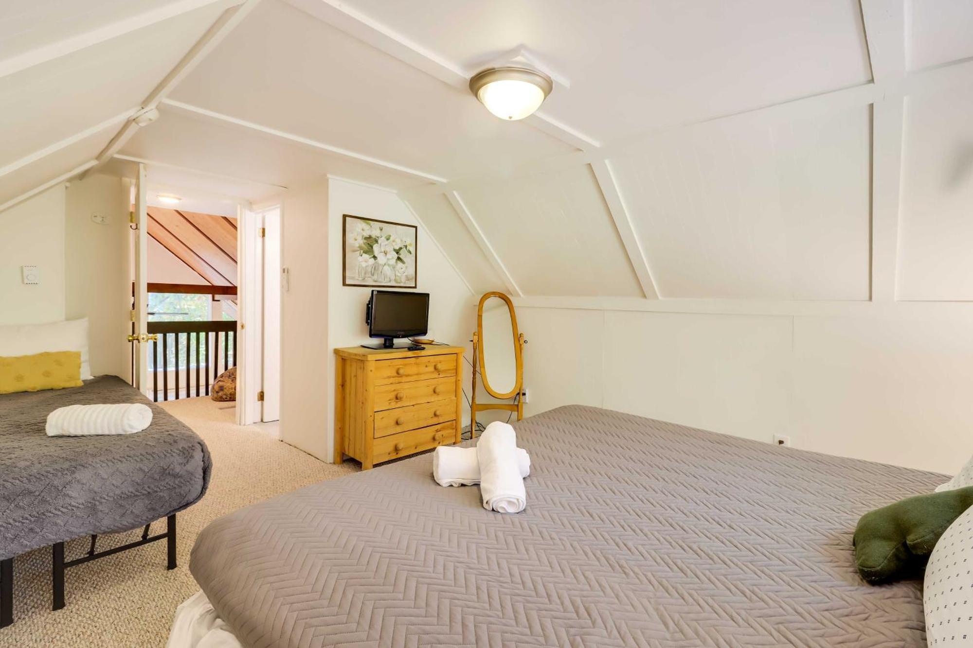 Poconos Ski Retreat With Sauna, Hot Tub, And Game Room Lake Harmony Exteriér fotografie