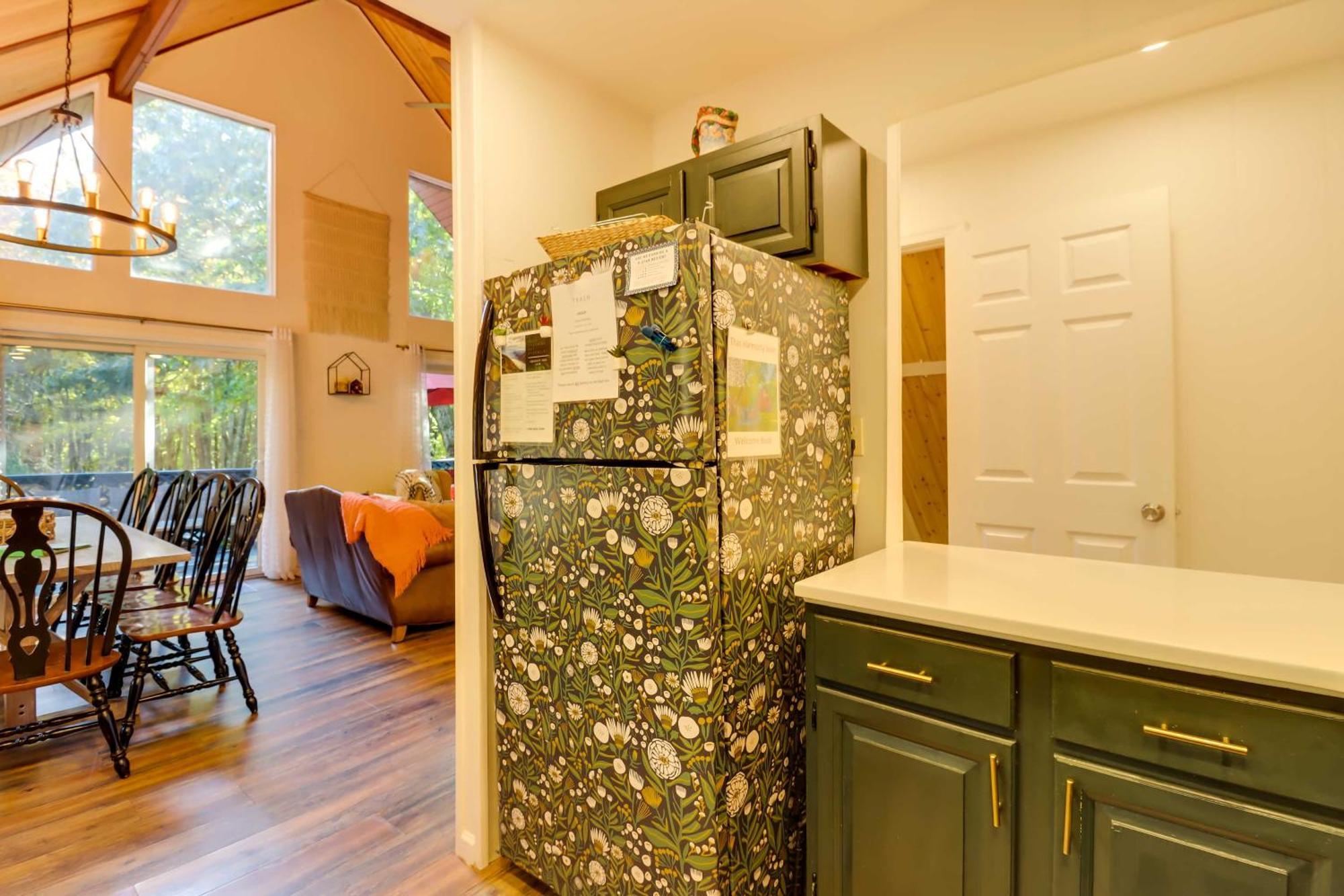 Poconos Ski Retreat With Sauna, Hot Tub, And Game Room Lake Harmony Exteriér fotografie