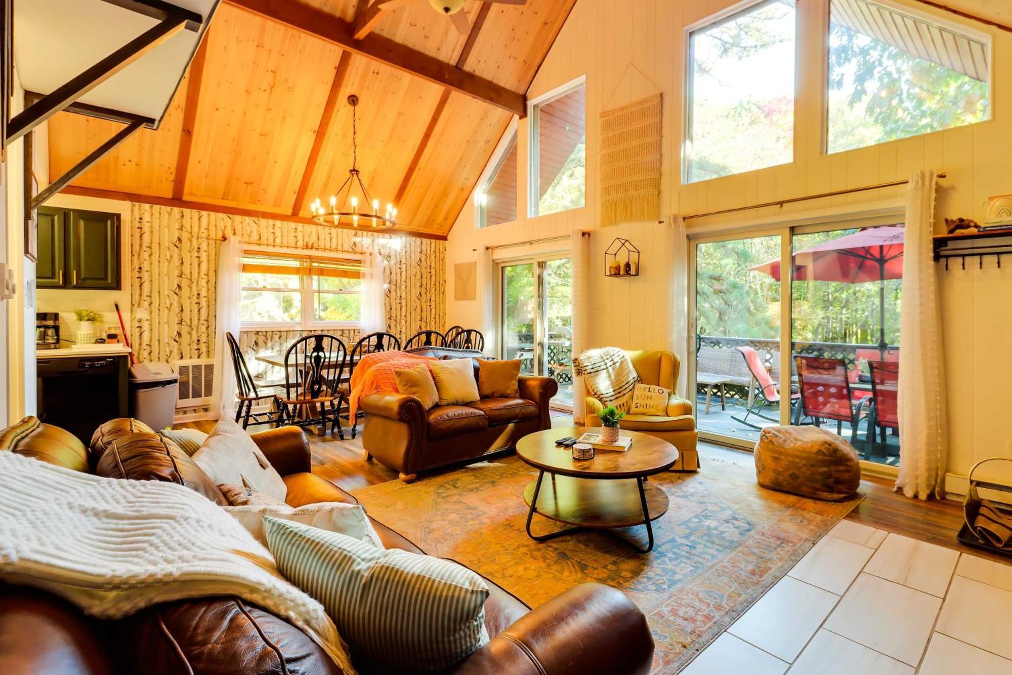 Poconos Ski Retreat With Sauna, Hot Tub, And Game Room Lake Harmony Exteriér fotografie